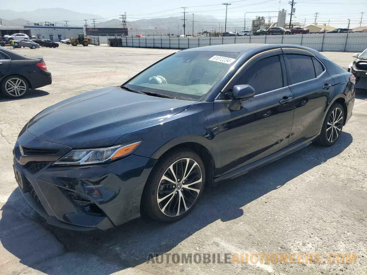 4T1B11HK1JU627085 TOYOTA CAMRY 2018