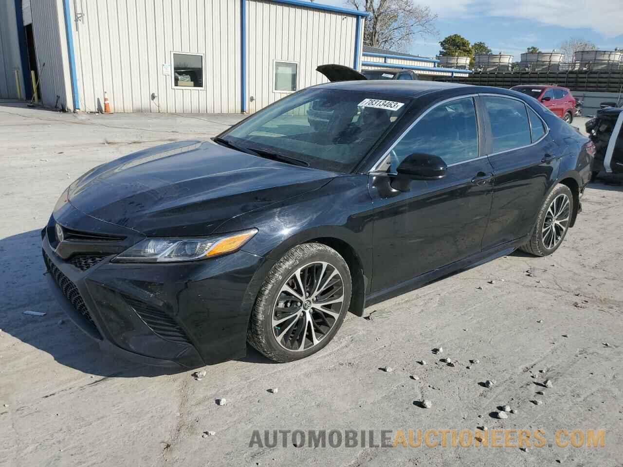 4T1B11HK1JU632688 TOYOTA CAMRY 2018