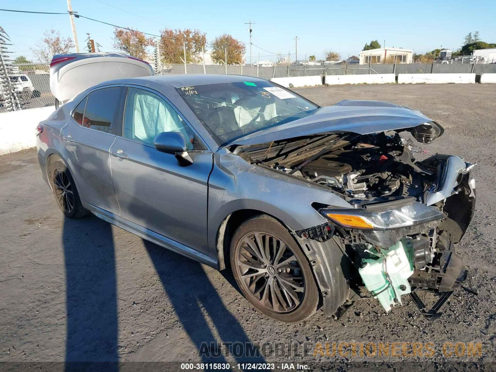 4T1B11HK1JU634795 TOYOTA CAMRY 2018