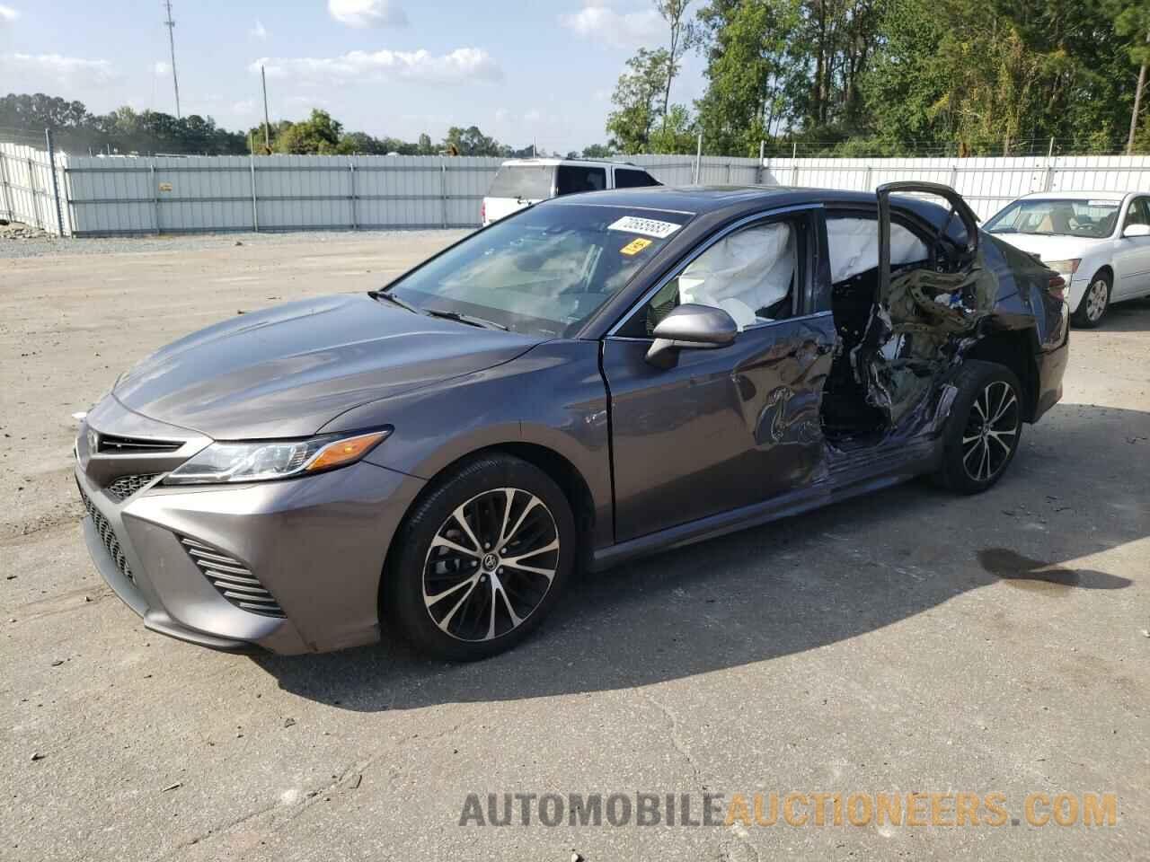 4T1B11HK1JU634957 TOYOTA CAMRY 2018