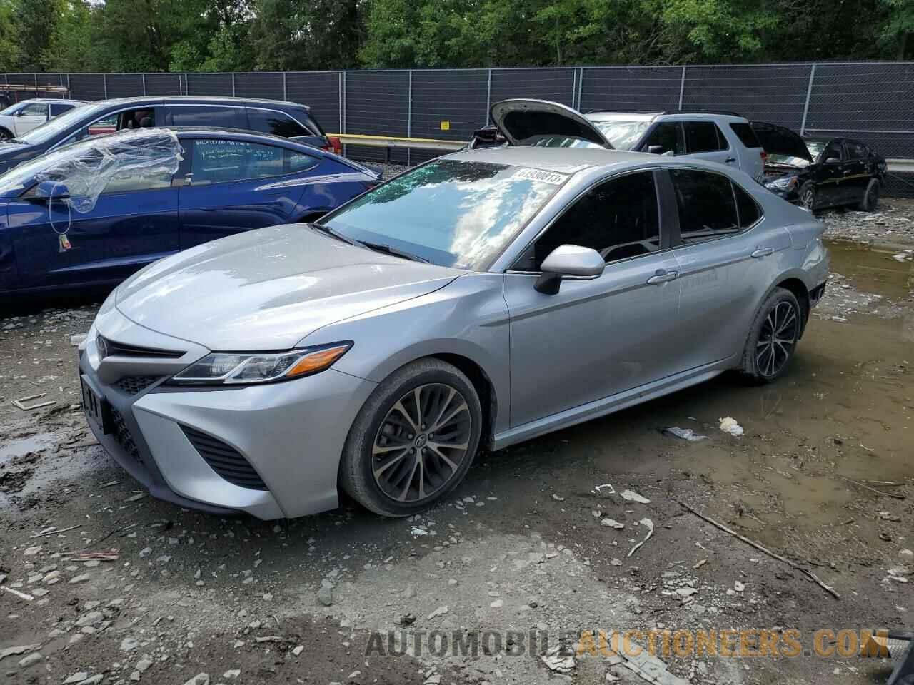 4T1B11HK1JU636093 TOYOTA CAMRY 2018