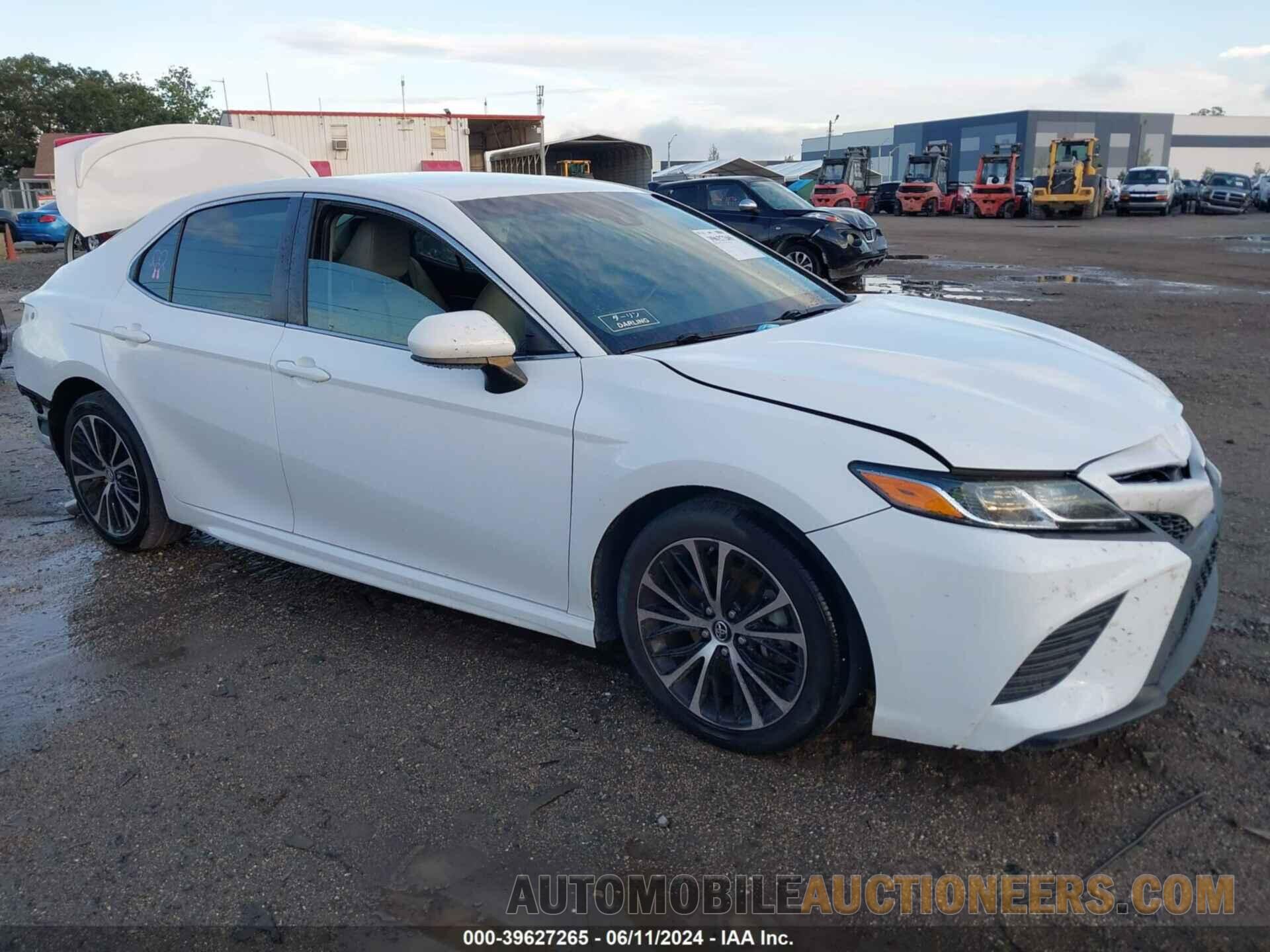 4T1B11HK1JU636529 TOYOTA CAMRY 2018