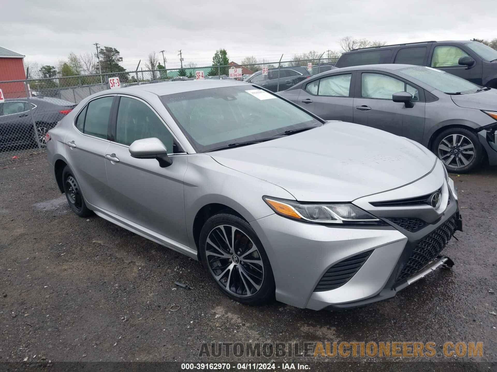 4T1B11HK1JU636594 TOYOTA CAMRY 2018