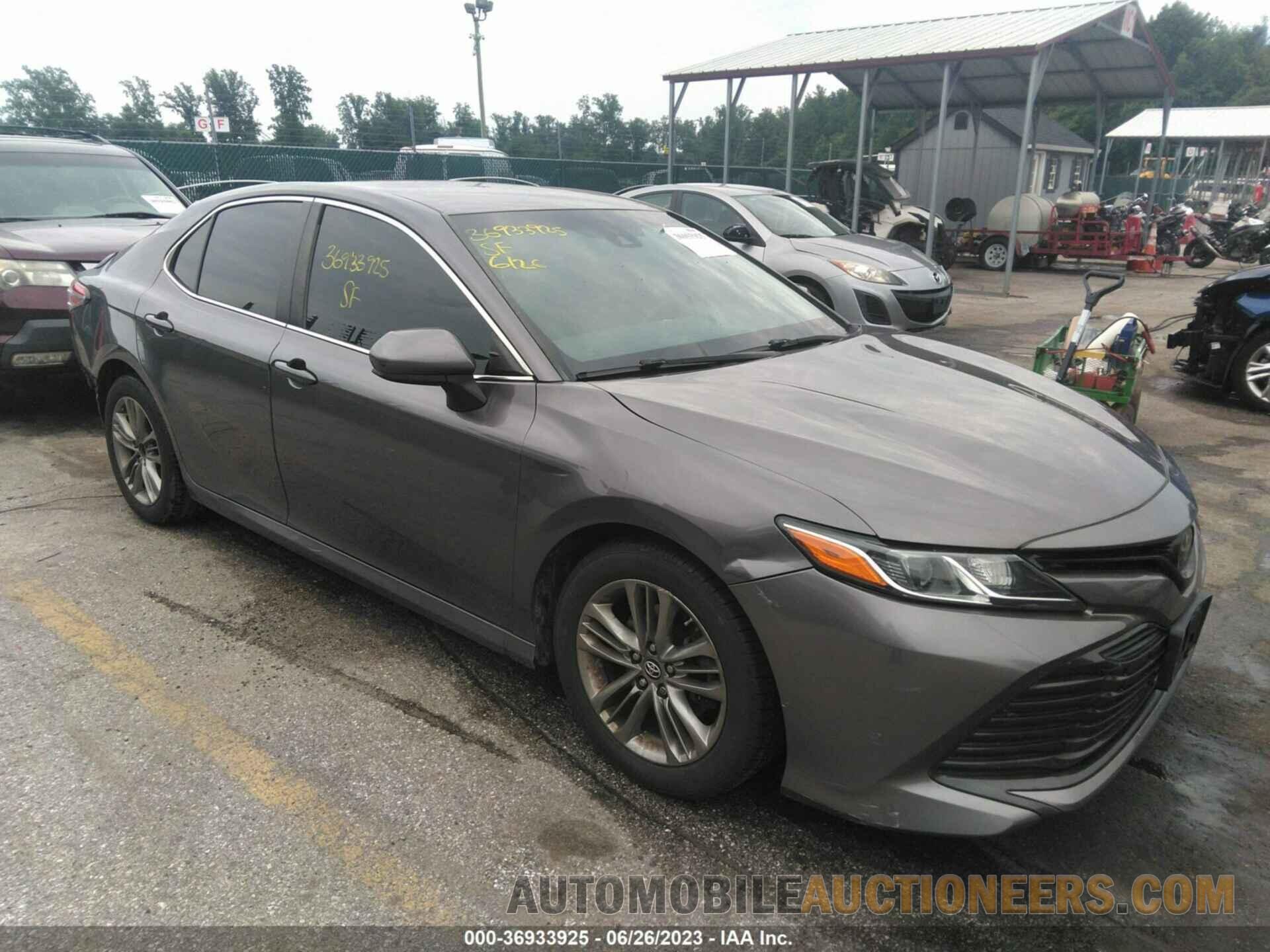 4T1B11HK1JU640855 TOYOTA CAMRY 2018