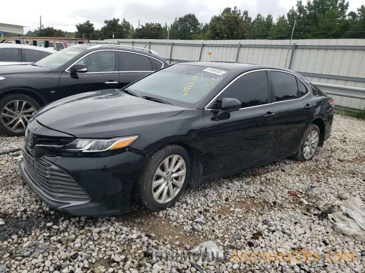 4T1B11HK1JU641293 TOYOTA CAMRY 2018