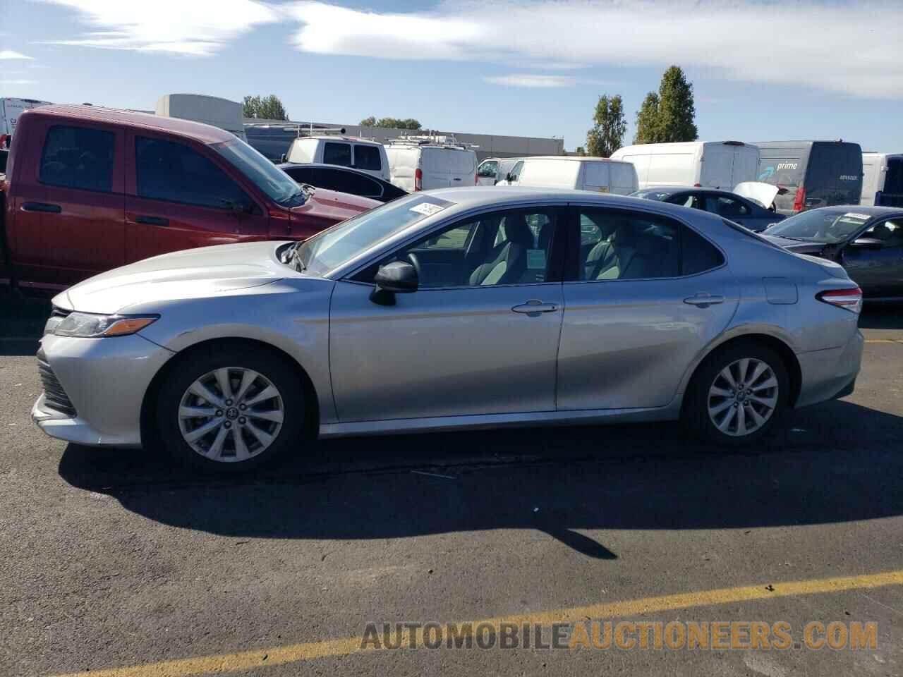 4T1B11HK1JU642511 TOYOTA CAMRY 2018