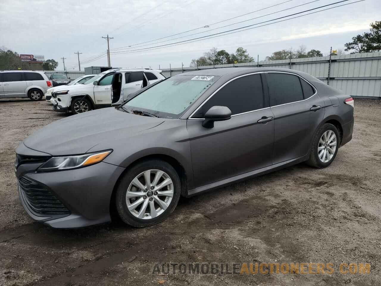 4T1B11HK1JU642637 TOYOTA CAMRY 2018