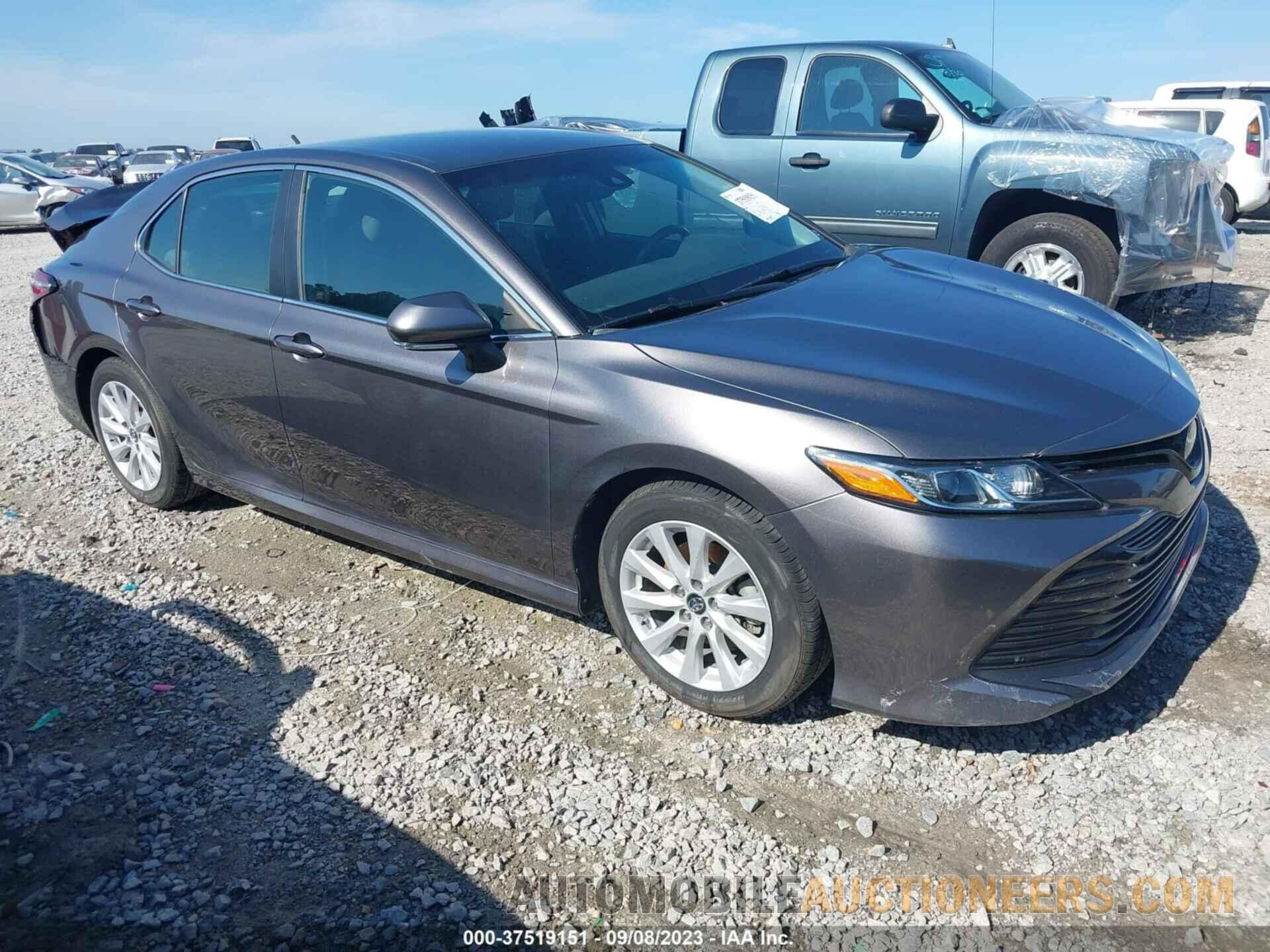 4T1B11HK1JU644131 TOYOTA CAMRY 2018