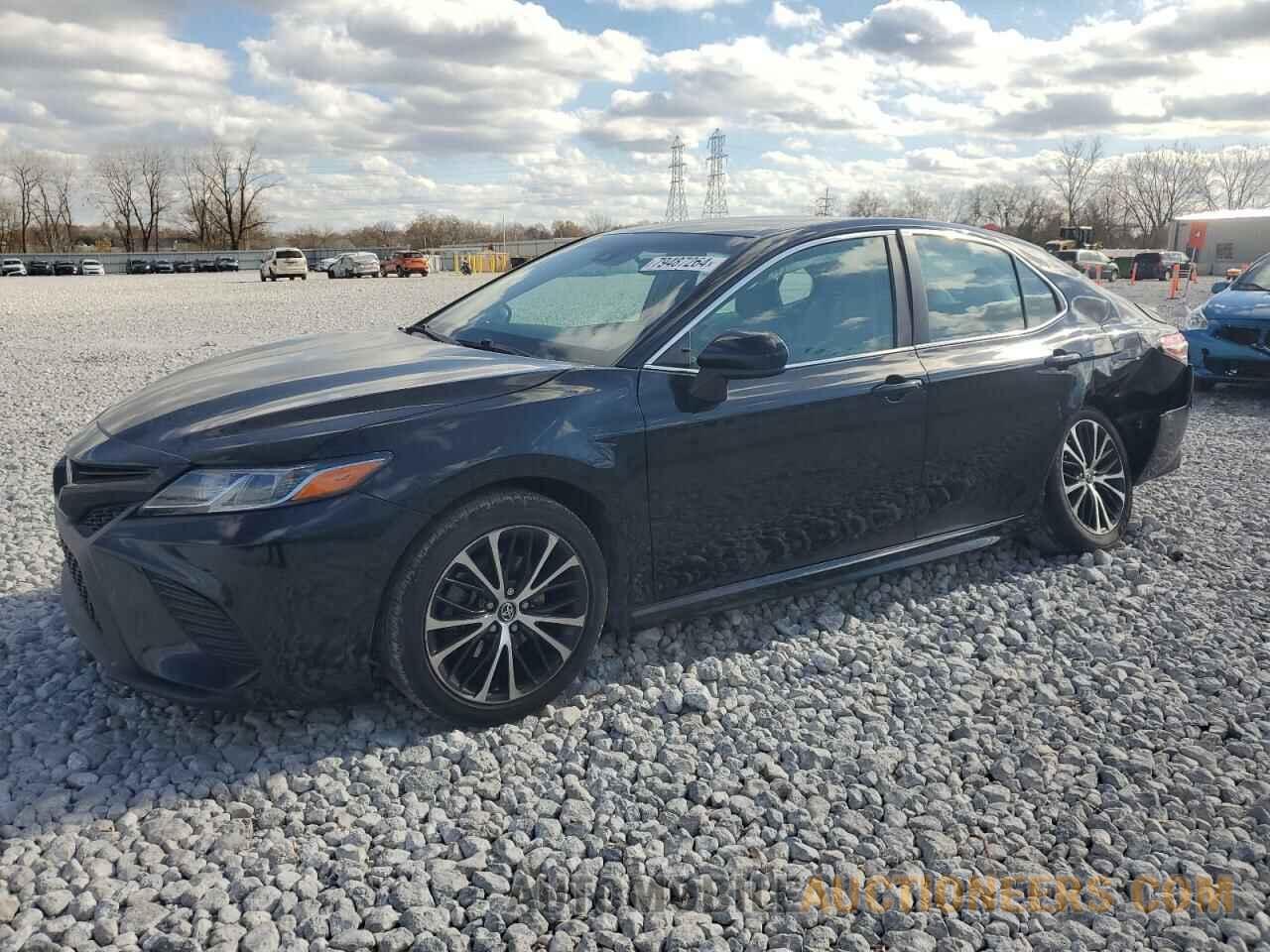 4T1B11HK1JU649149 TOYOTA CAMRY 2018