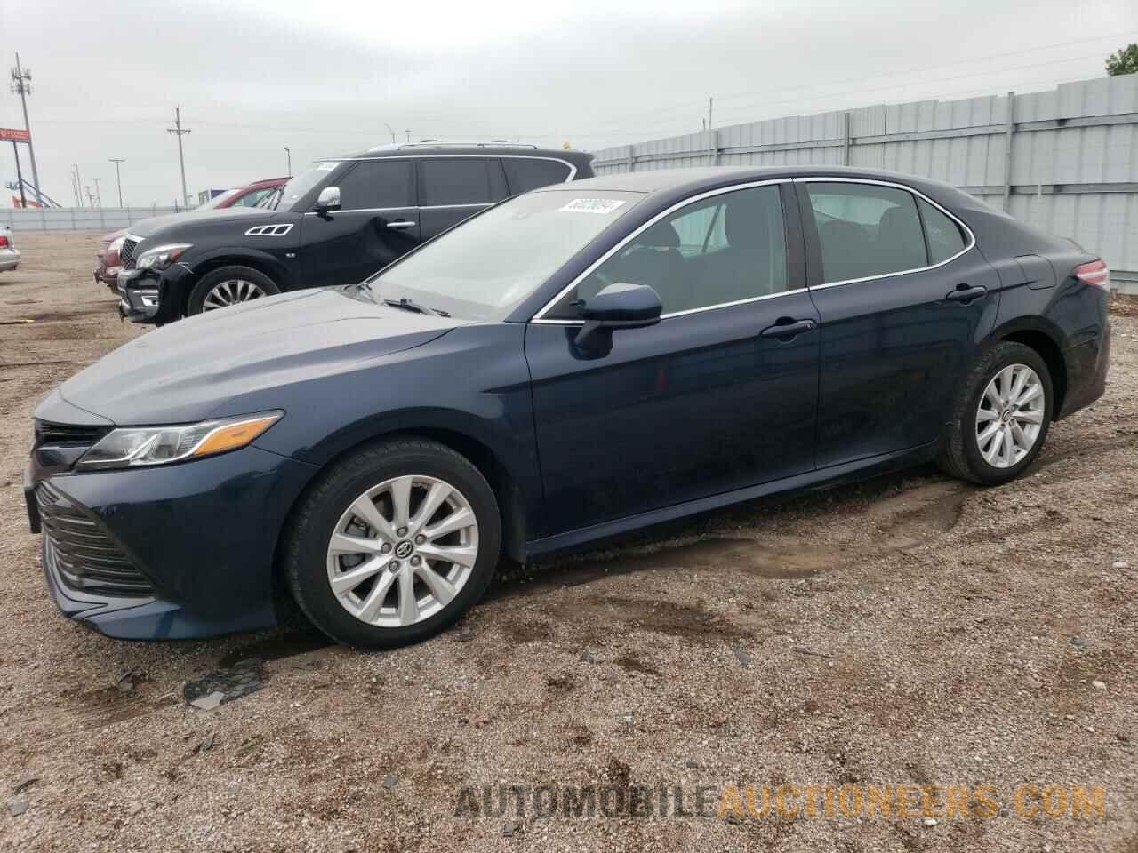 4T1B11HK1JU650222 TOYOTA CAMRY 2018