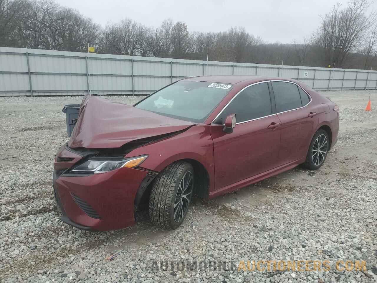 4T1B11HK1JU653976 TOYOTA CAMRY 2018