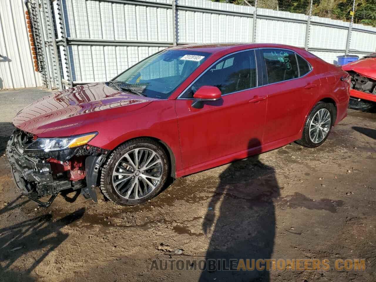 4T1B11HK1JU661267 TOYOTA CAMRY 2018