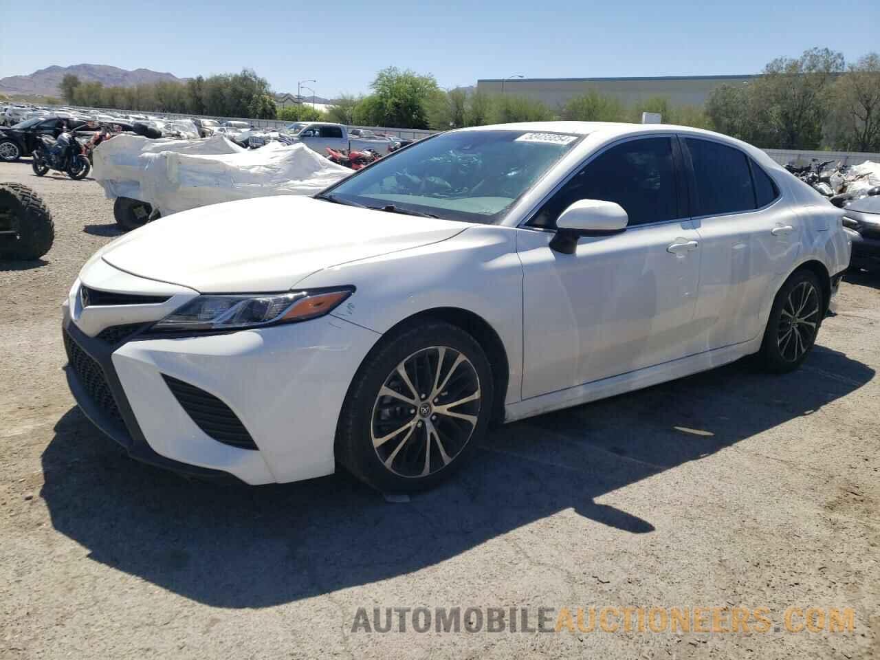 4T1B11HK1JU663780 TOYOTA CAMRY 2018