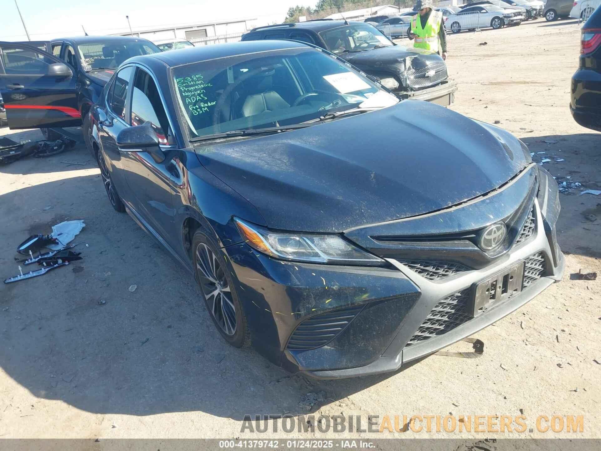 4T1B11HK1JU664296 TOYOTA CAMRY 2018