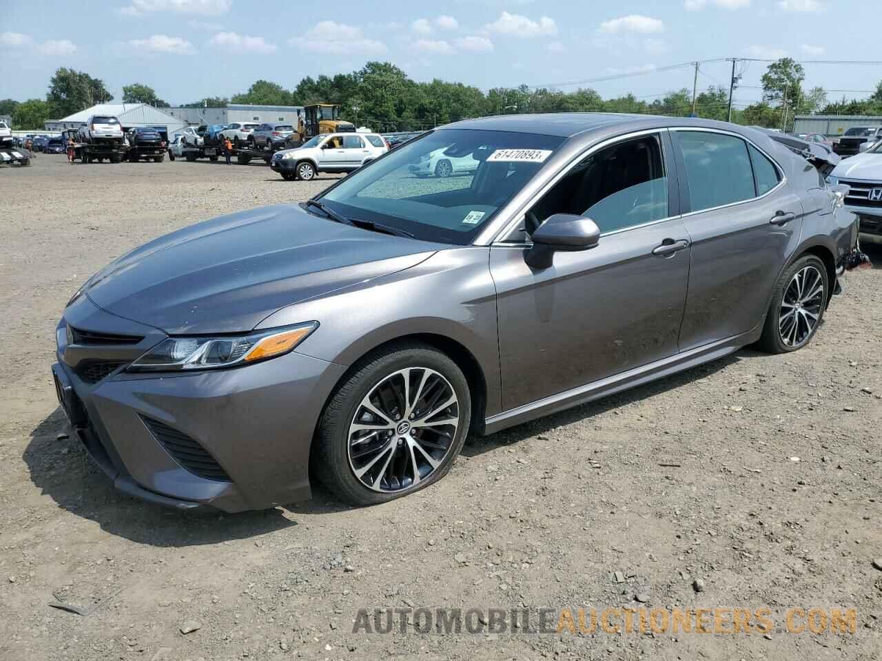 4T1B11HK1JU667960 TOYOTA CAMRY 2018