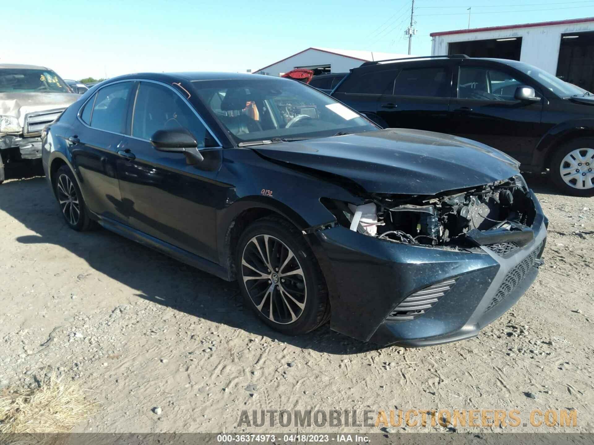 4T1B11HK1JU668977 TOYOTA CAMRY 2018