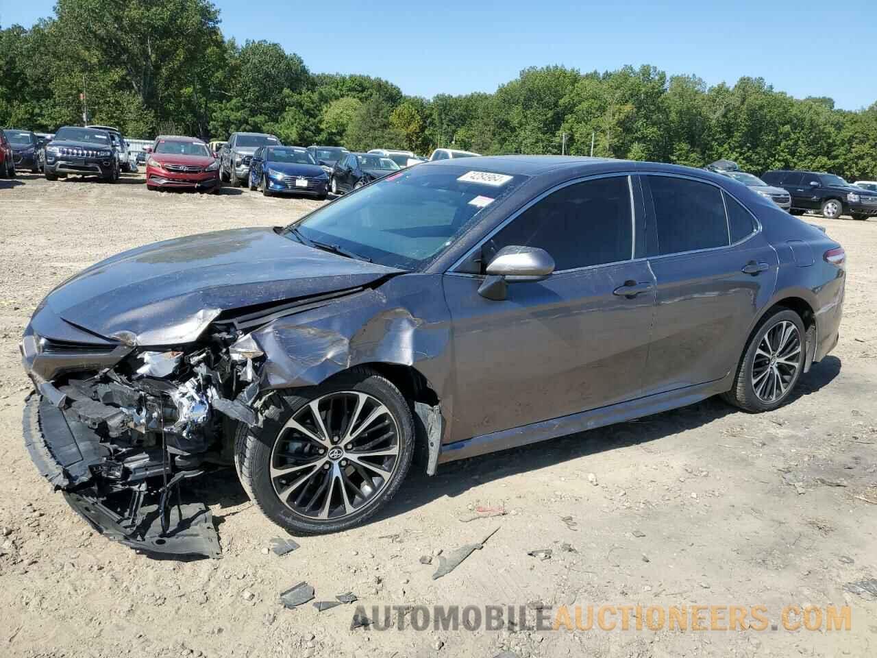 4T1B11HK1JU670454 TOYOTA CAMRY 2018