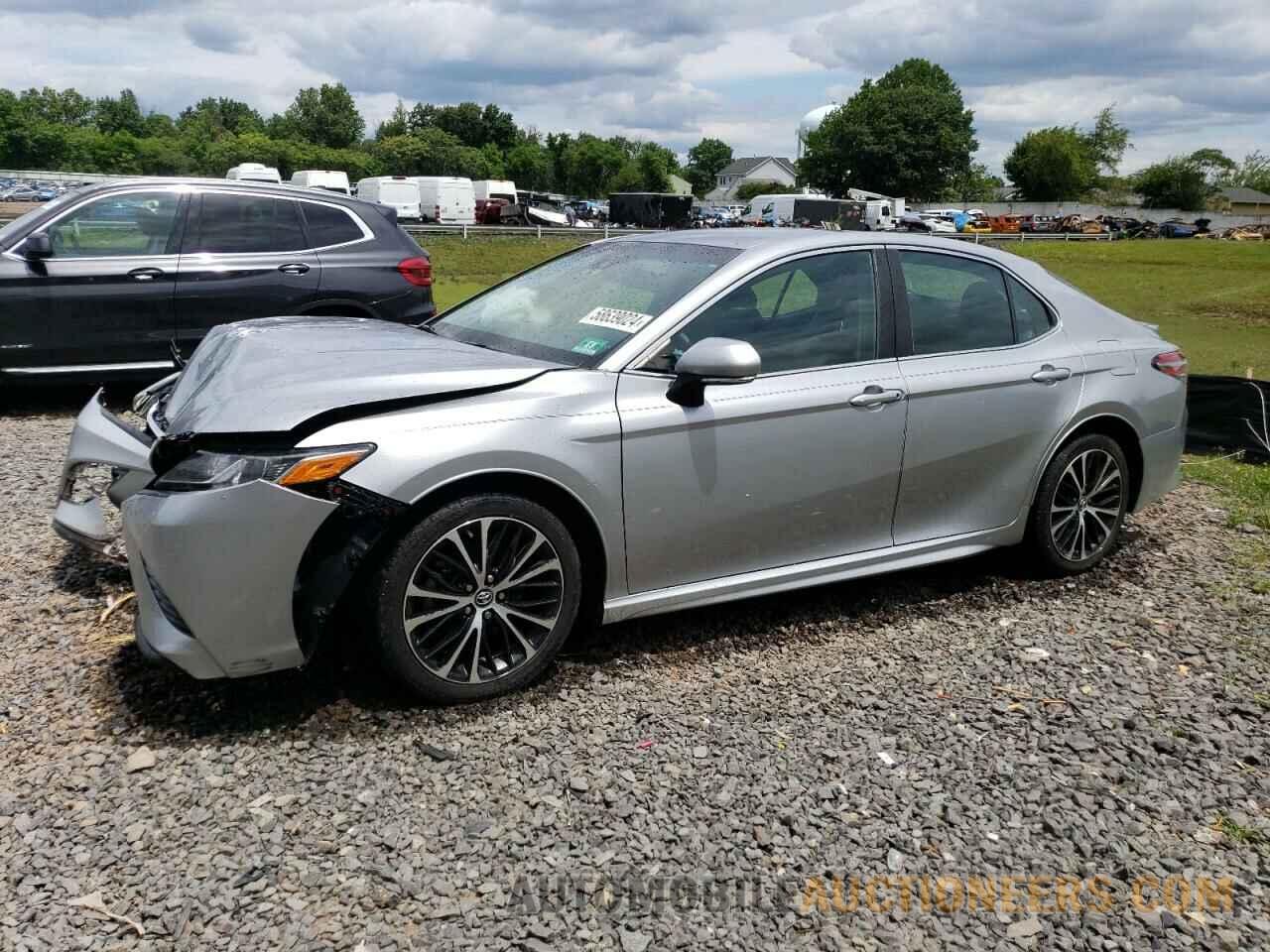 4T1B11HK1JU670843 TOYOTA CAMRY 2018