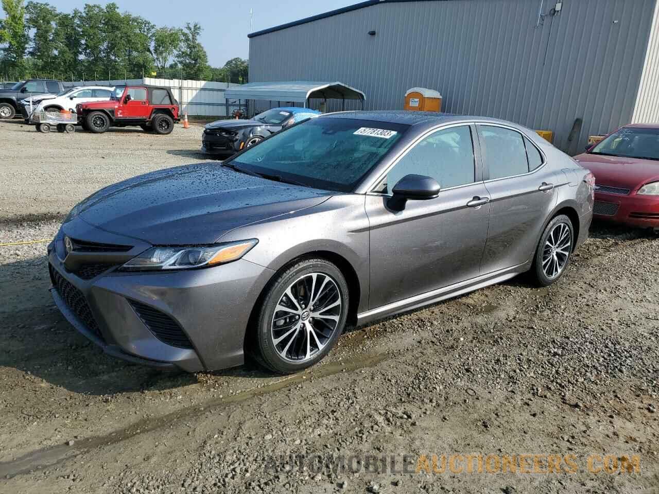 4T1B11HK1JU671202 TOYOTA CAMRY 2018