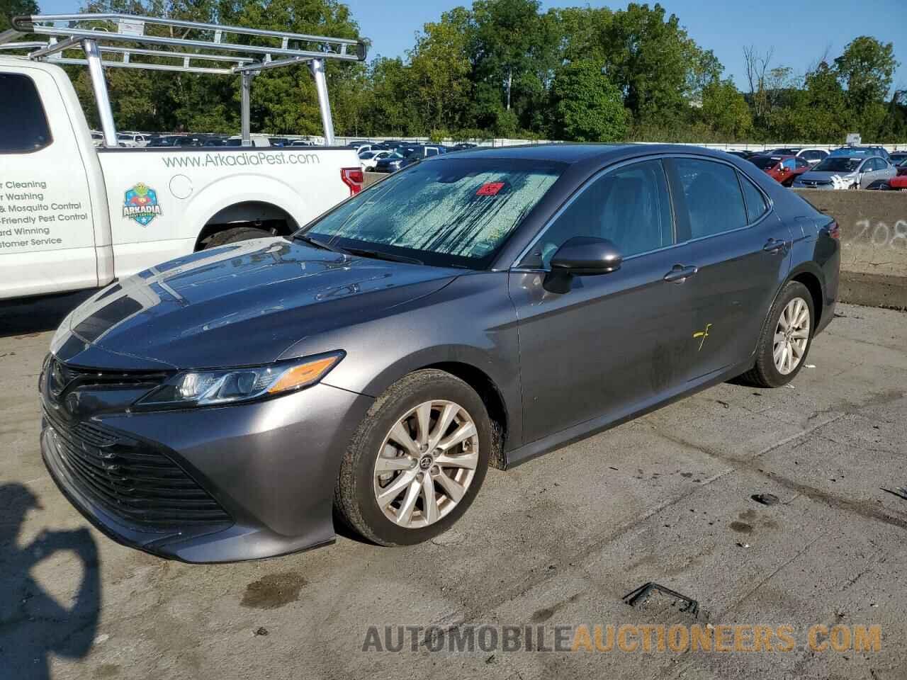 4T1B11HK1JU671717 TOYOTA CAMRY 2018