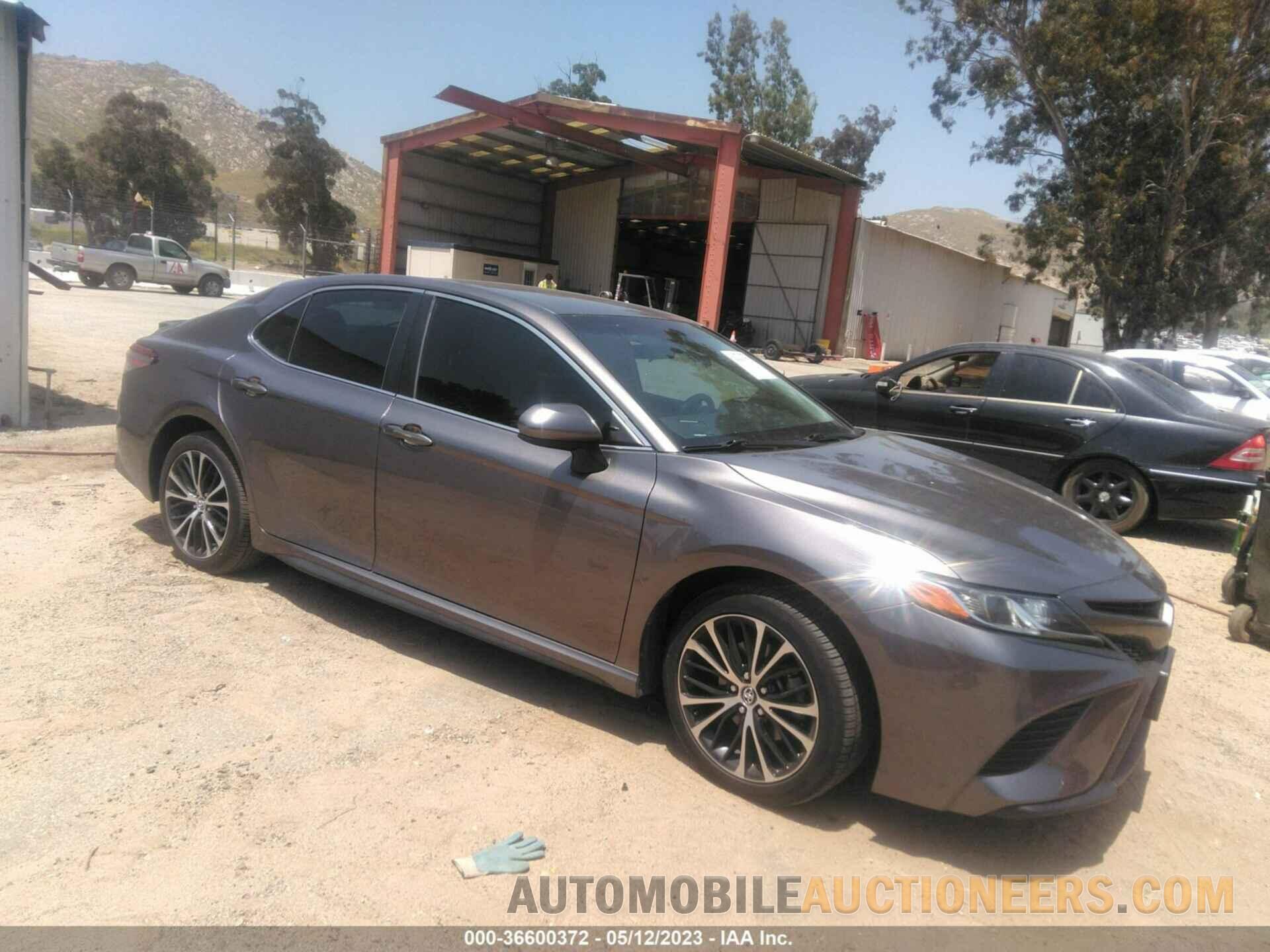 4T1B11HK1JU672625 TOYOTA CAMRY 2018