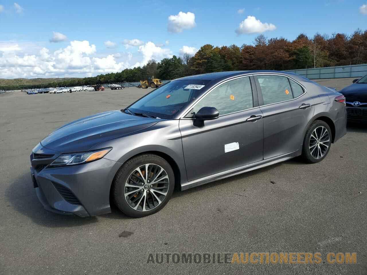 4T1B11HK1JU673774 TOYOTA CAMRY 2018