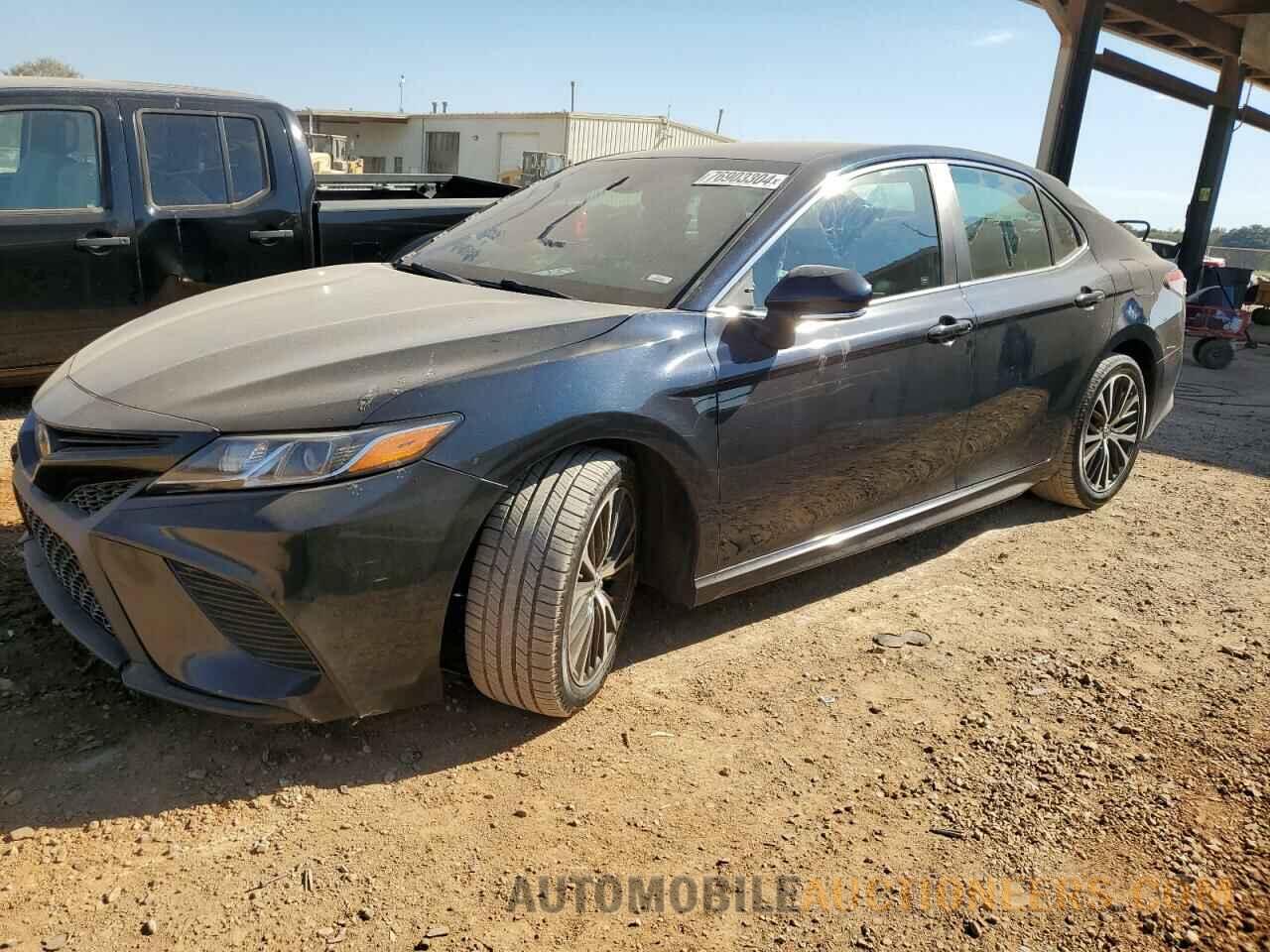 4T1B11HK1JU673919 TOYOTA CAMRY 2018