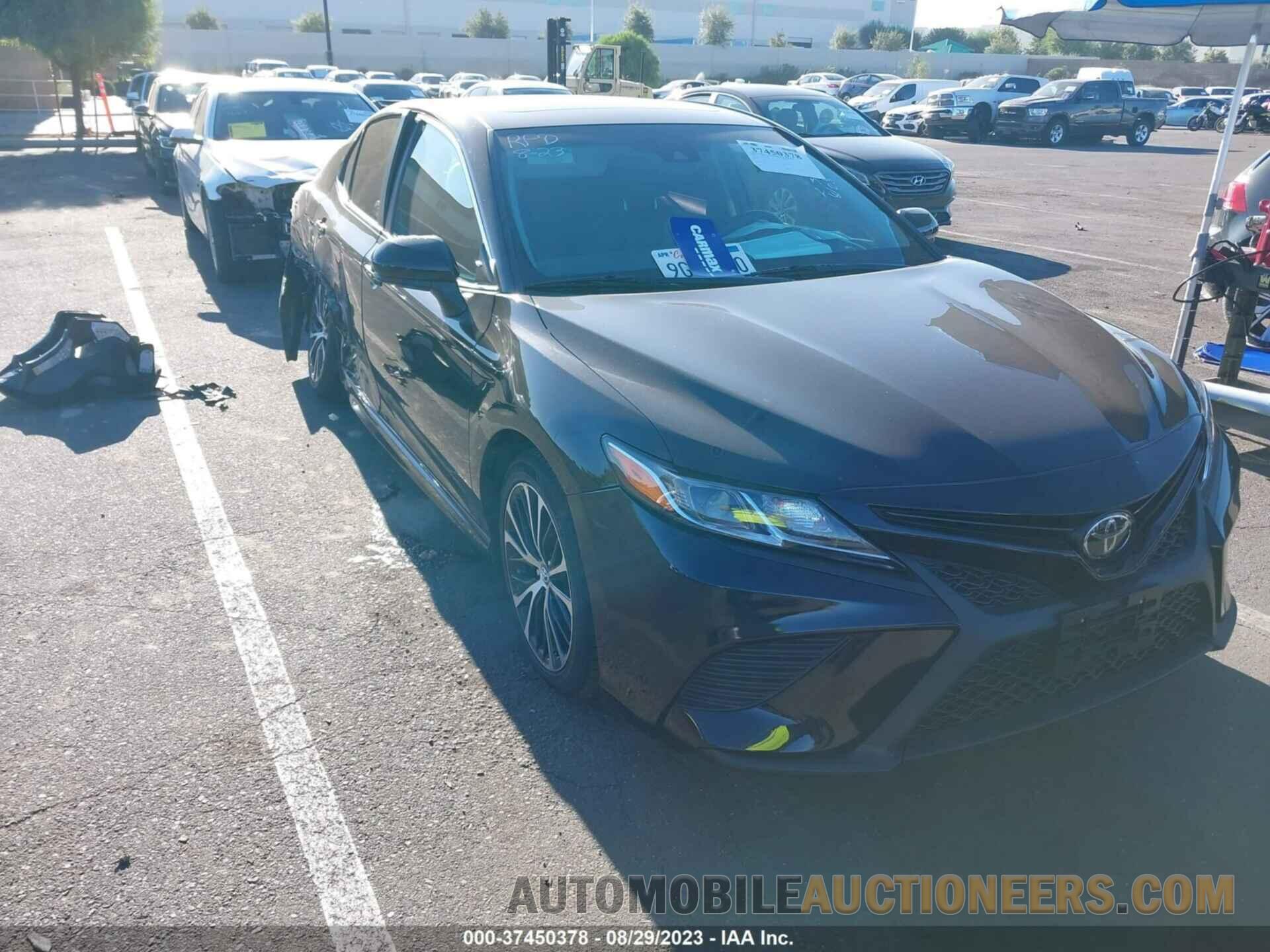 4T1B11HK1JU674276 TOYOTA CAMRY 2018