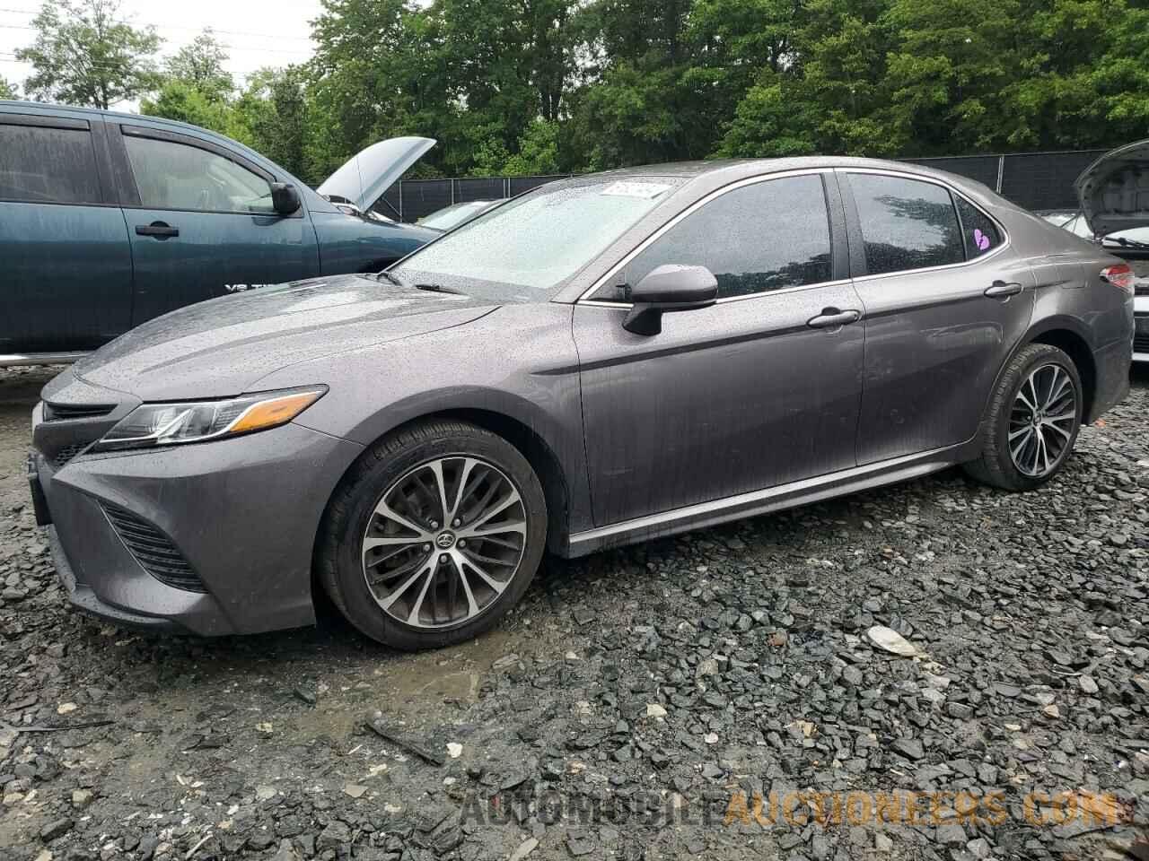 4T1B11HK1JU675203 TOYOTA CAMRY 2018