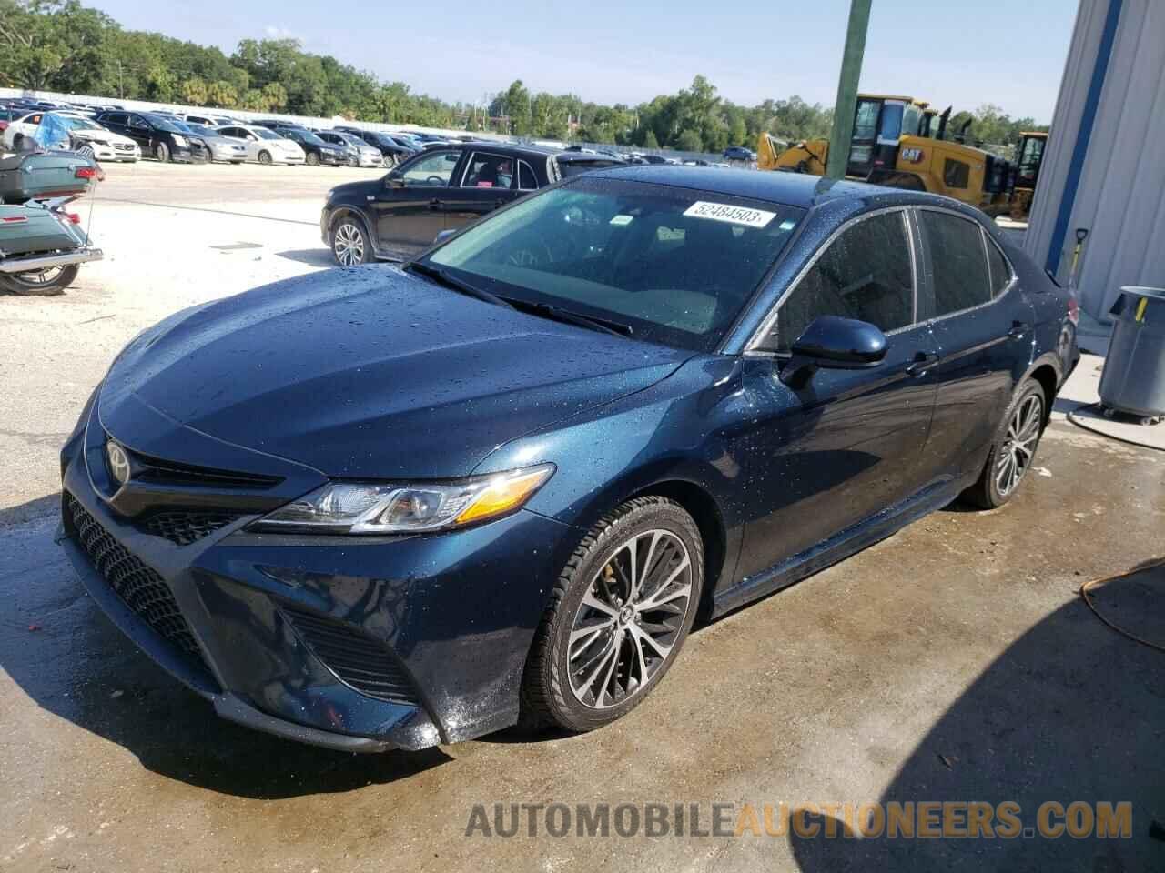 4T1B11HK1JU676142 TOYOTA CAMRY 2018