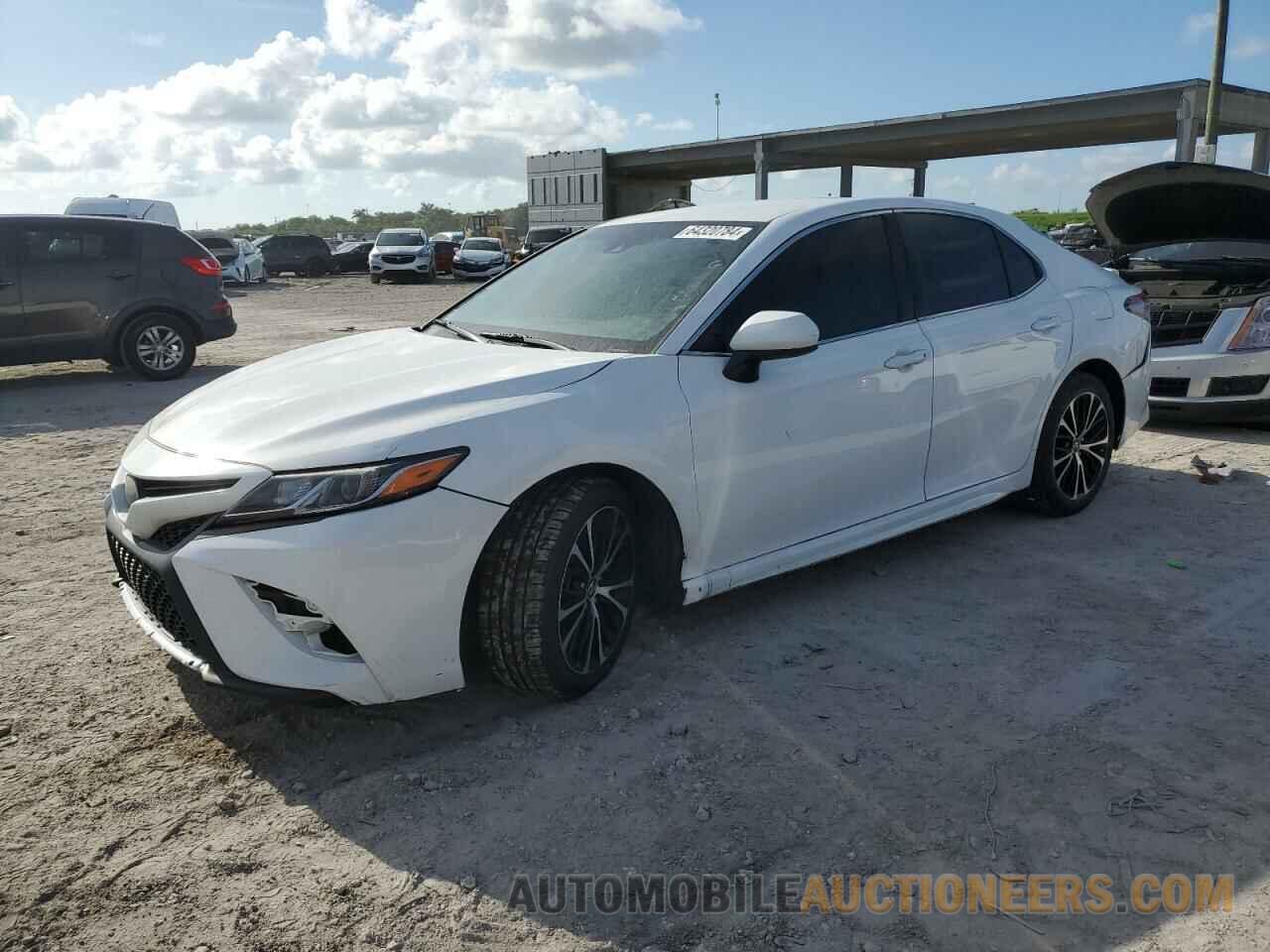 4T1B11HK1JU676934 TOYOTA CAMRY 2018