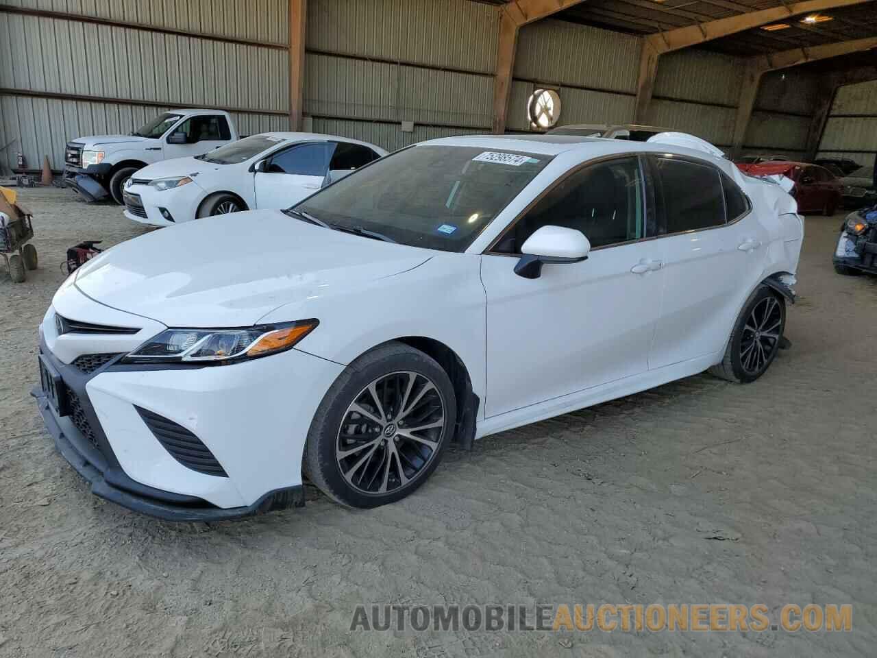 4T1B11HK1KU222720 TOYOTA CAMRY 2019