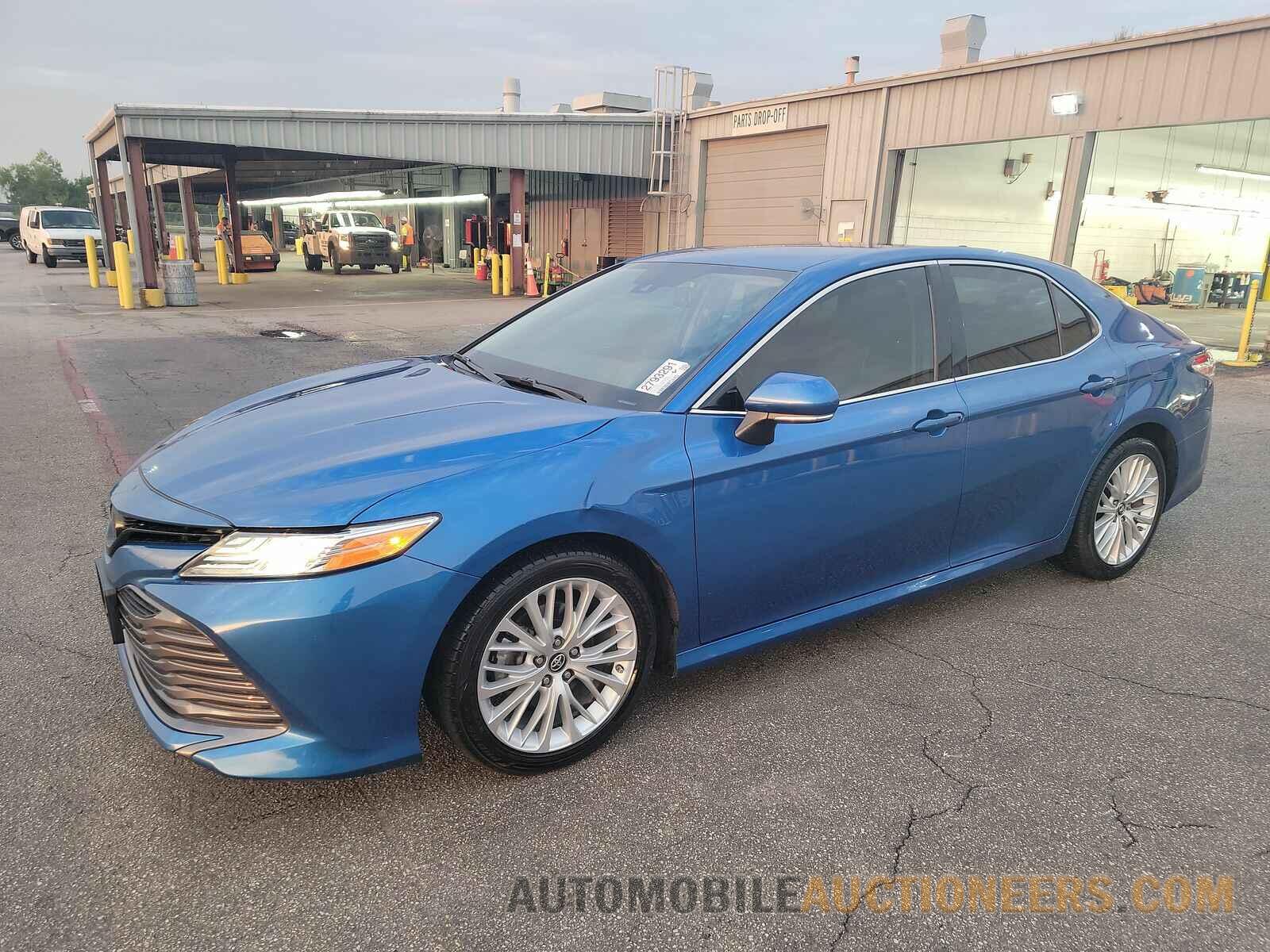 4T1B11HK1KU265017 Toyota Camry 2019