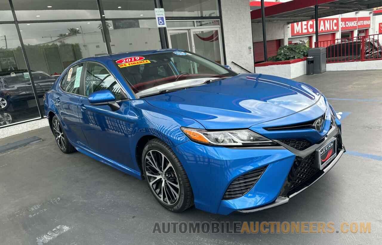 4T1B11HK1KU285820 TOYOTA CAMRY 2019