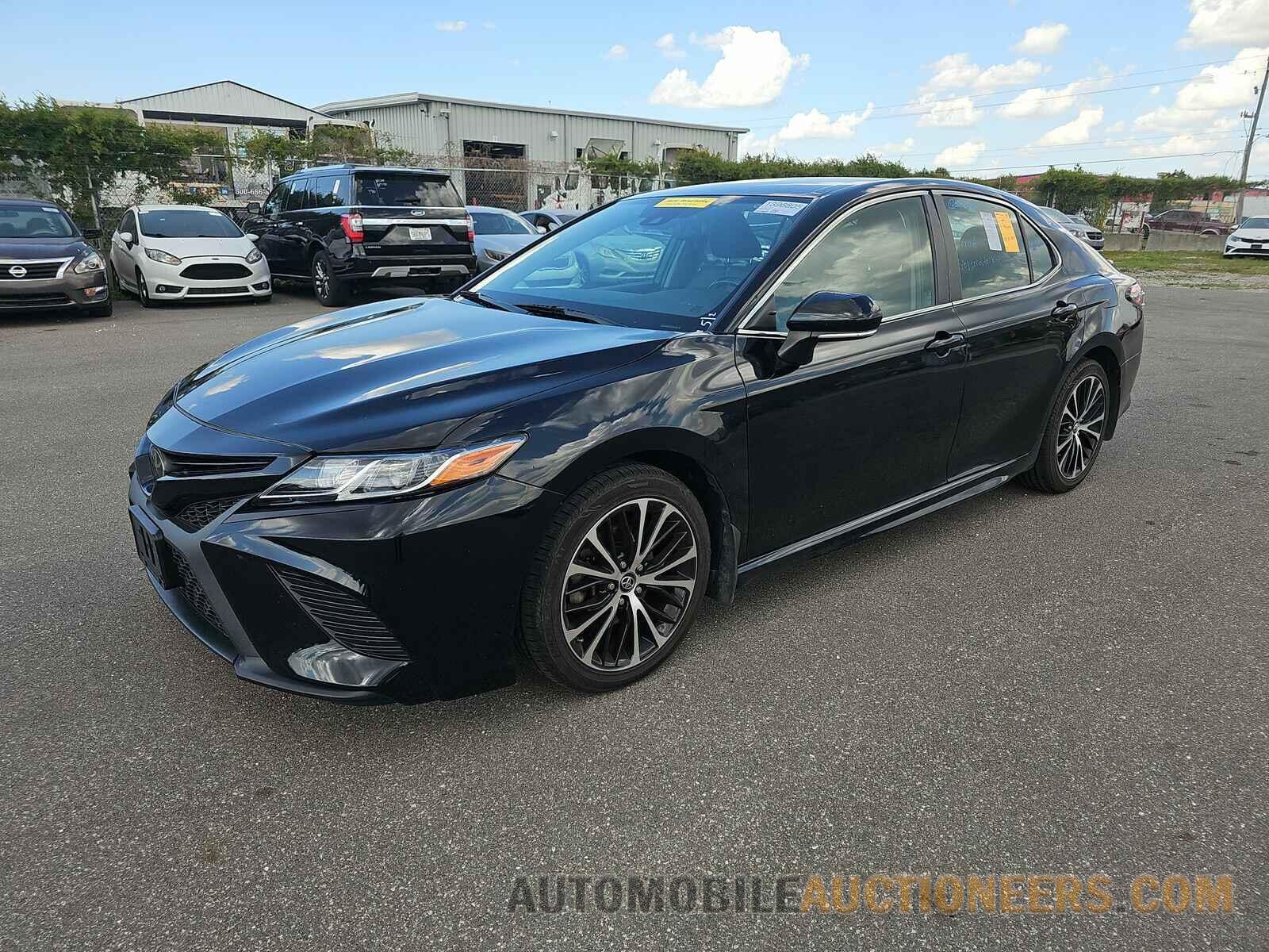 4T1B11HK1KU697784 Toyota Camry 2019