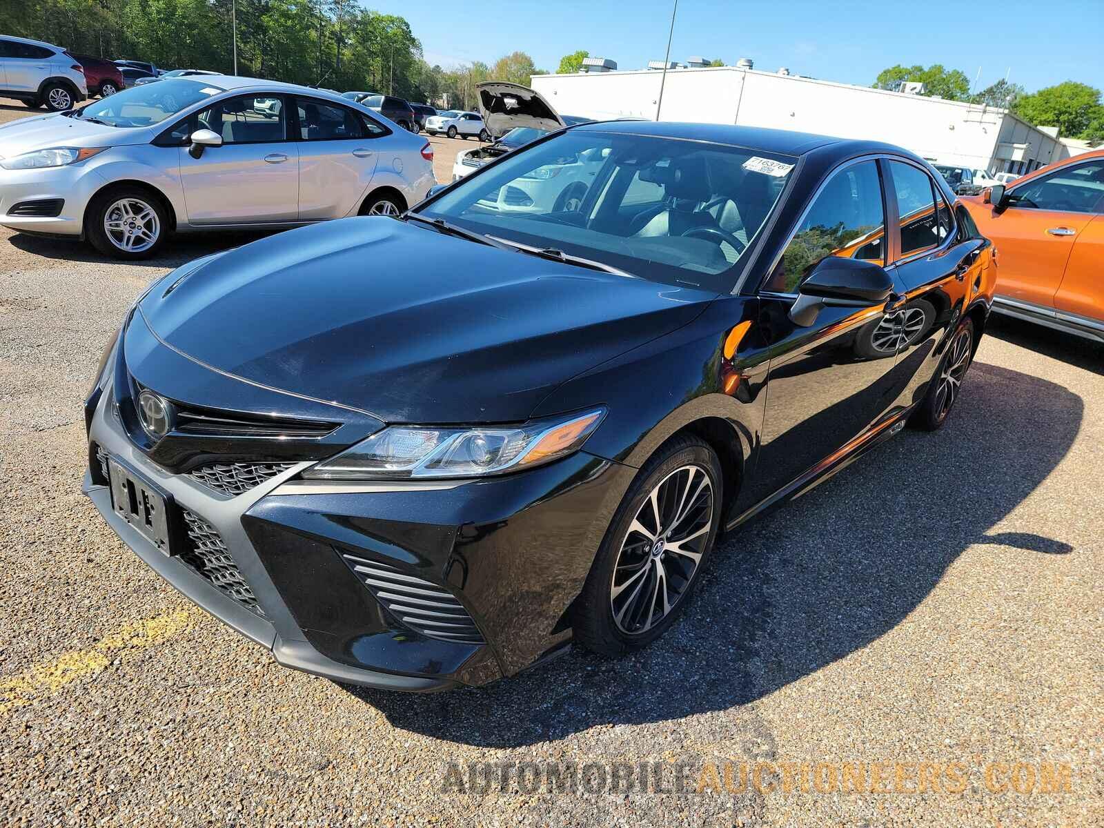 4T1B11HK1KU698840 Toyota Camry 2019