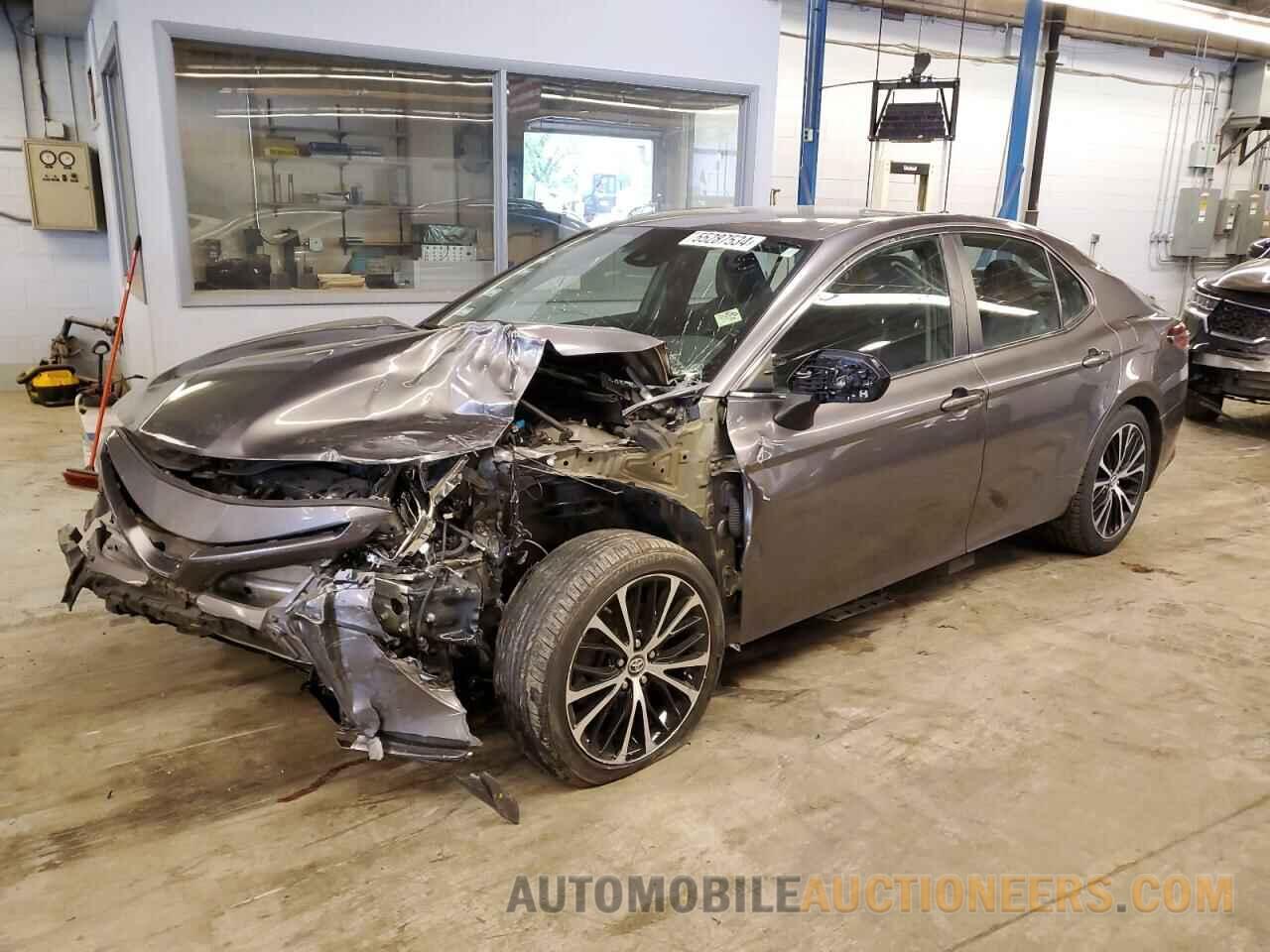 4T1B11HK1KU702143 TOYOTA CAMRY 2019