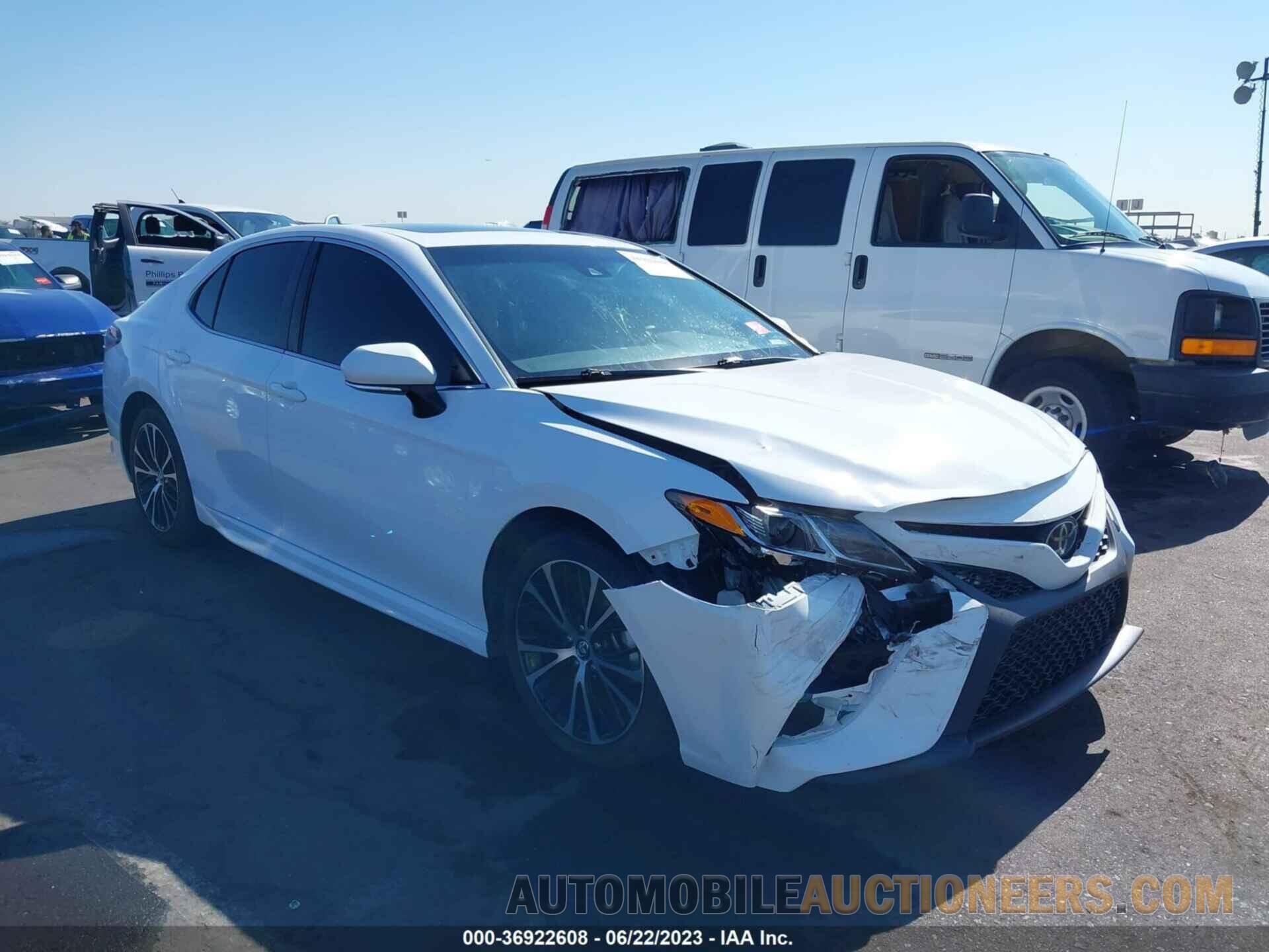 4T1B11HK1KU801352 TOYOTA CAMRY 2019