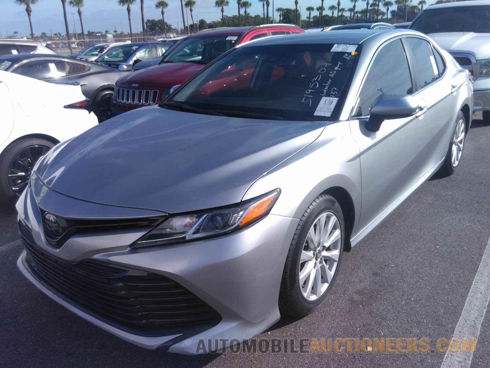 4T1B11HK1KU856268 Toyota Camry LE 2019