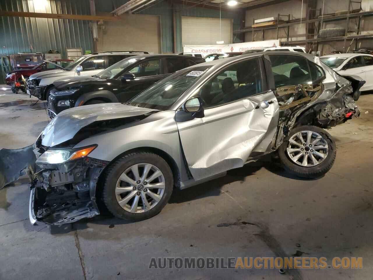 4T1B11HK2JU004140 TOYOTA CAMRY 2018