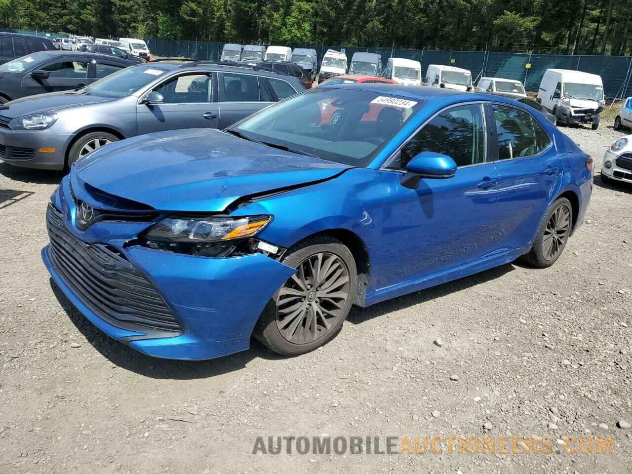 4T1B11HK2JU005725 TOYOTA CAMRY 2018