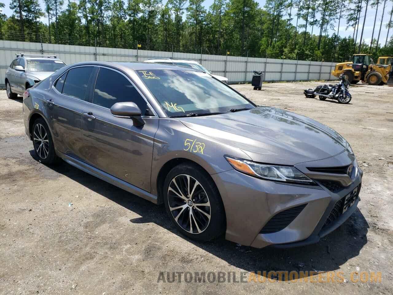 4T1B11HK2JU005949 TOYOTA CAMRY 2018