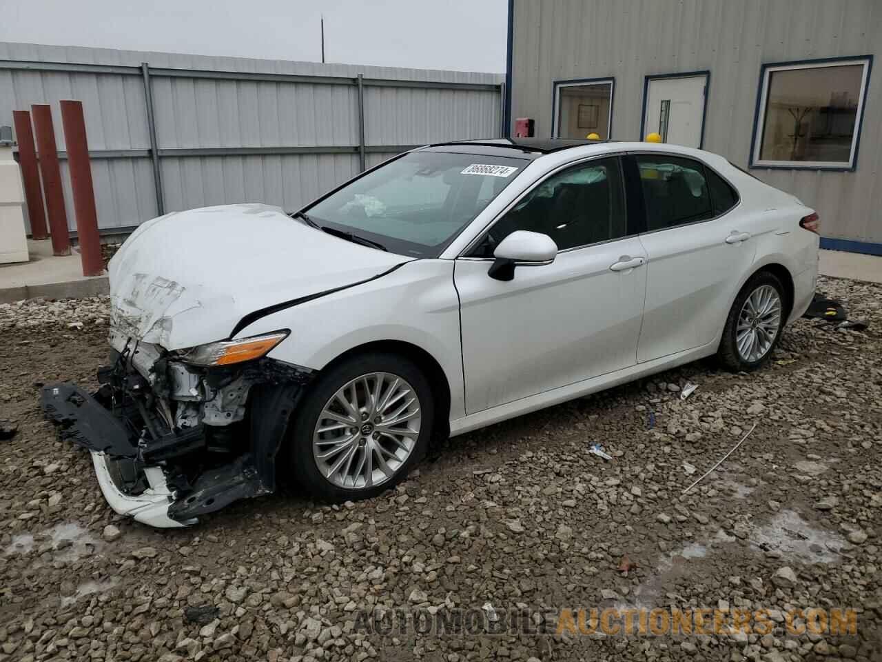 4T1B11HK2JU007961 TOYOTA CAMRY 2018