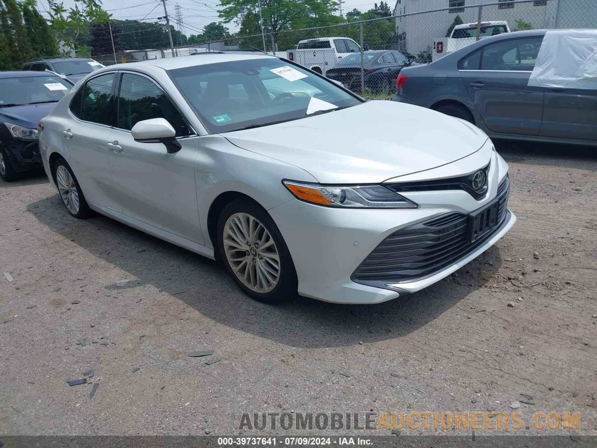 4T1B11HK2JU008849 TOYOTA CAMRY 2018