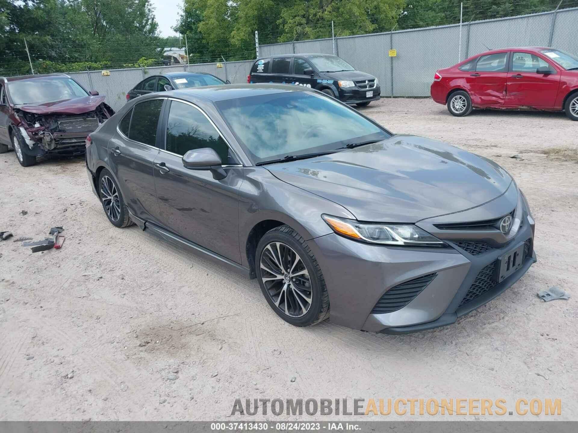 4T1B11HK2JU009192 TOYOTA CAMRY 2018