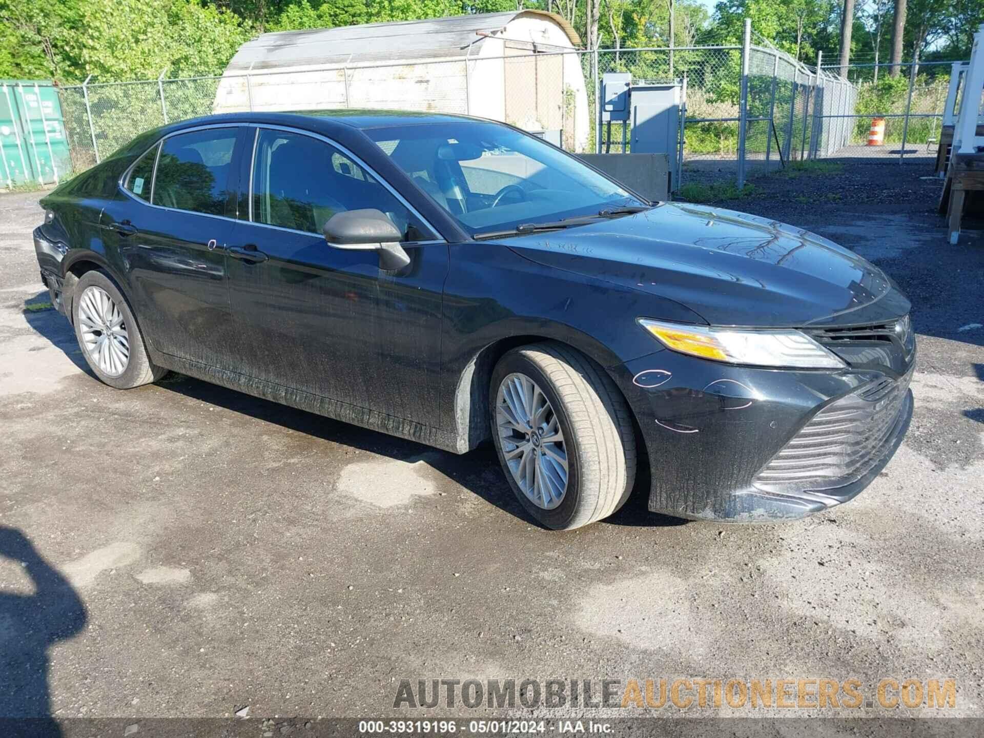 4T1B11HK2JU009838 TOYOTA CAMRY 2018