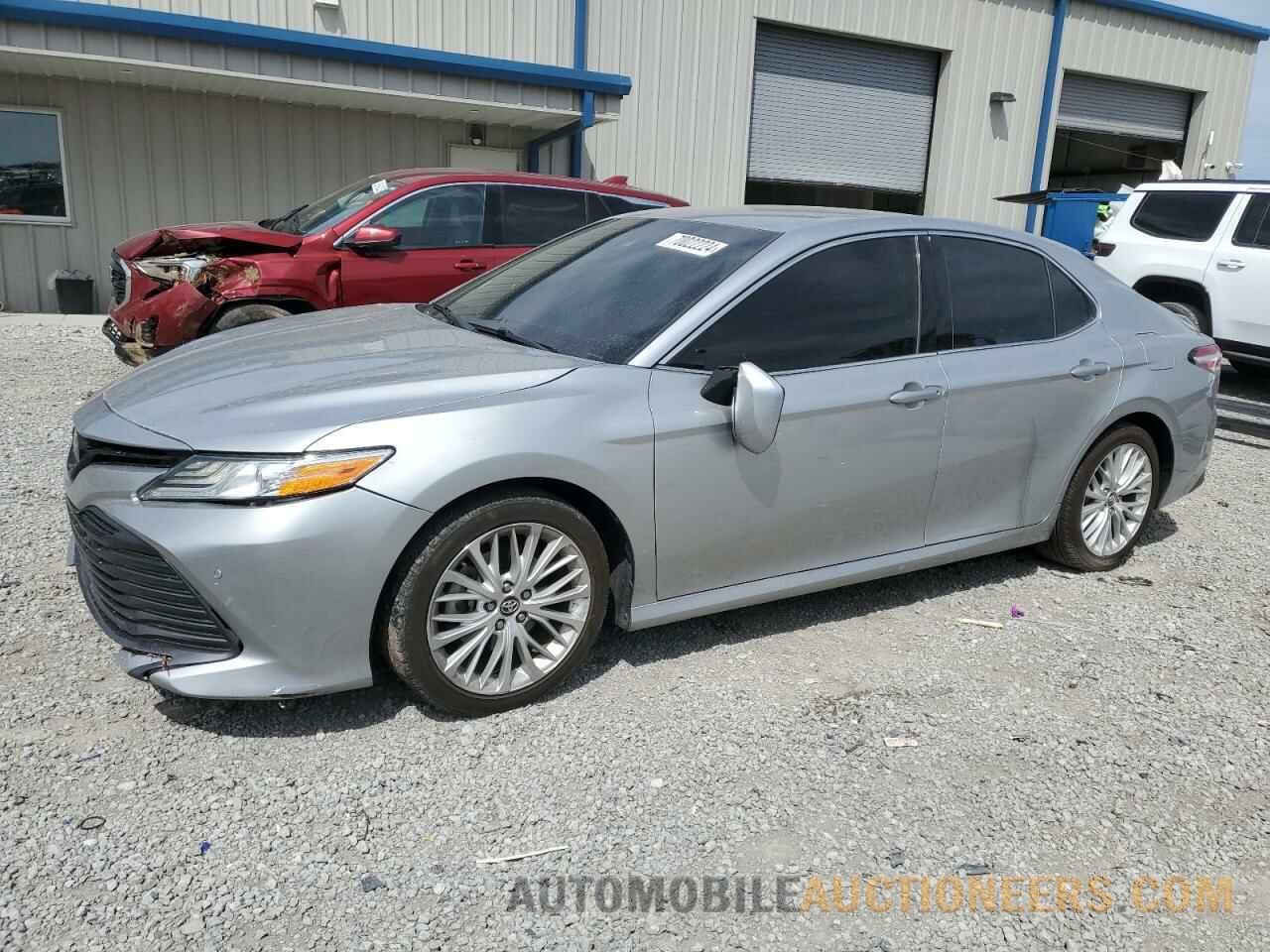 4T1B11HK2JU010794 TOYOTA CAMRY 2018