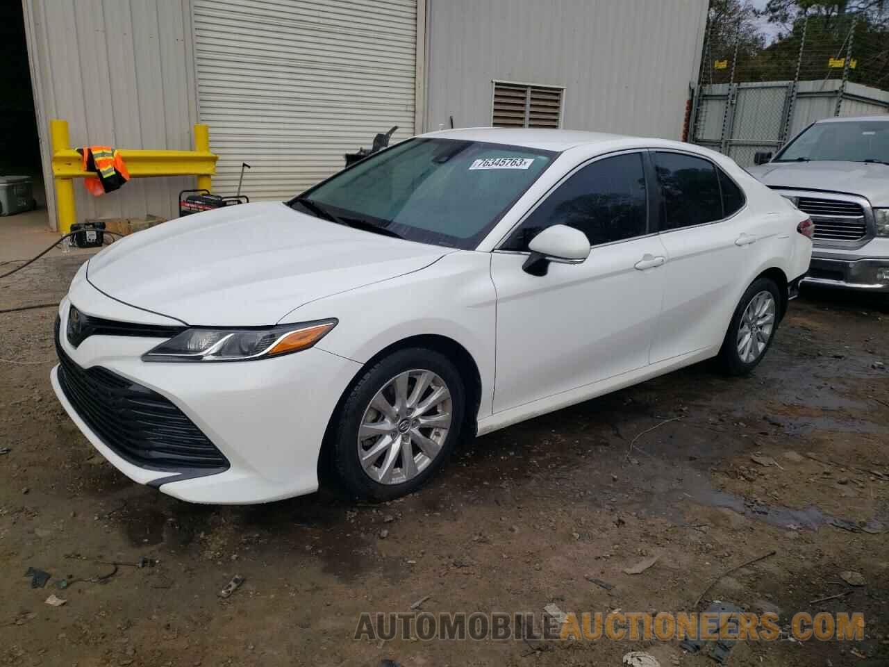 4T1B11HK2JU012593 TOYOTA CAMRY 2018