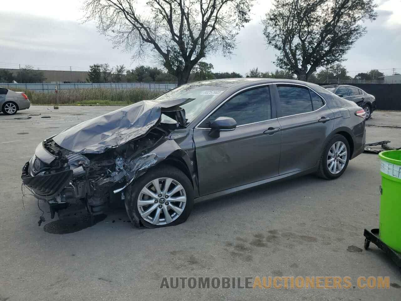 4T1B11HK2JU015395 TOYOTA CAMRY 2018