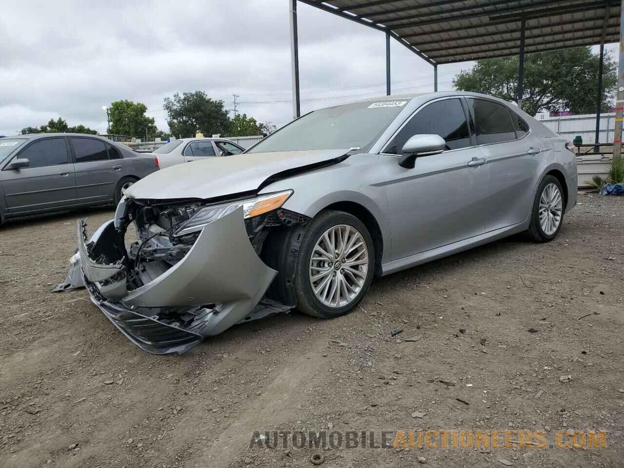 4T1B11HK2JU015526 TOYOTA CAMRY 2018